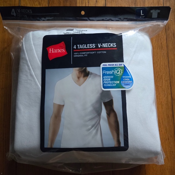 NWT - Hanes 4 Tagless V-Neck Tees - White - Large - Picture 1 of 3